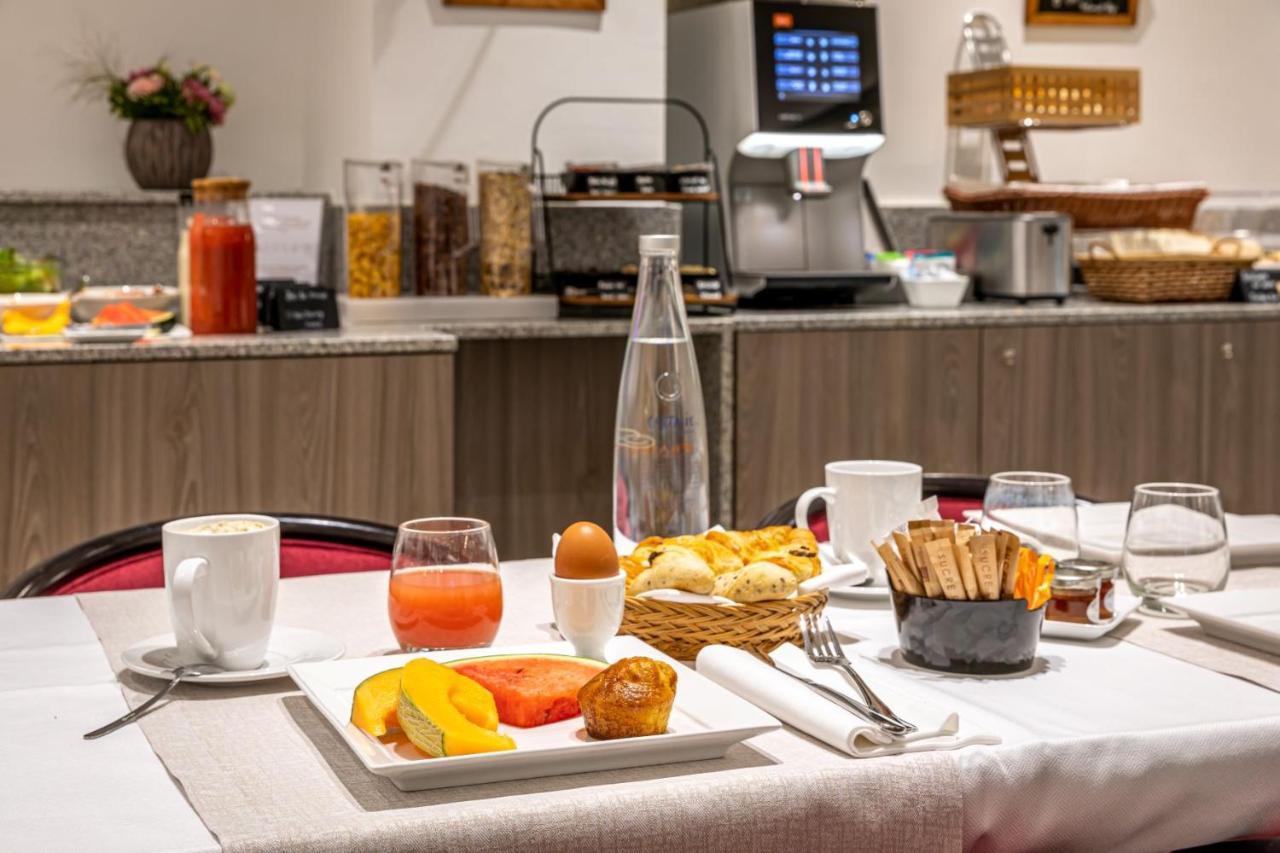 קורבוו Fraser Suites Paris La Defense מראה חיצוני תמונה Breakfast at the hotel