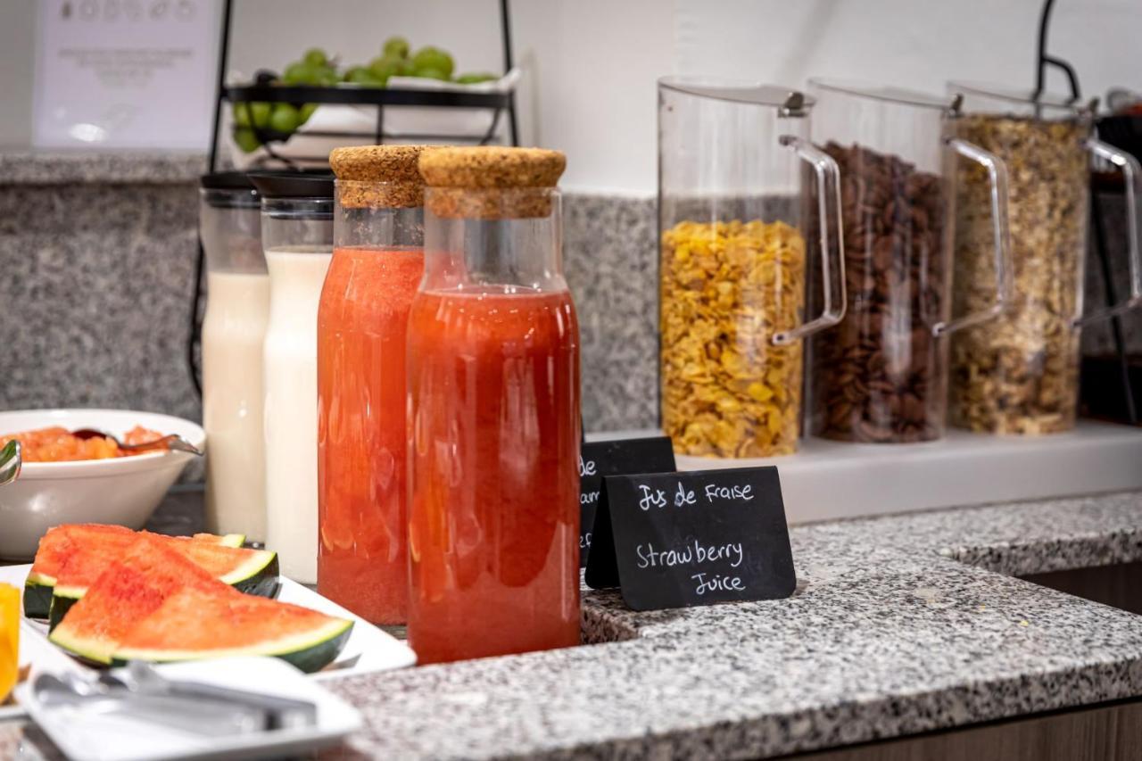 קורבוו Fraser Suites Paris La Defense מראה חיצוני תמונה Strawberry juice