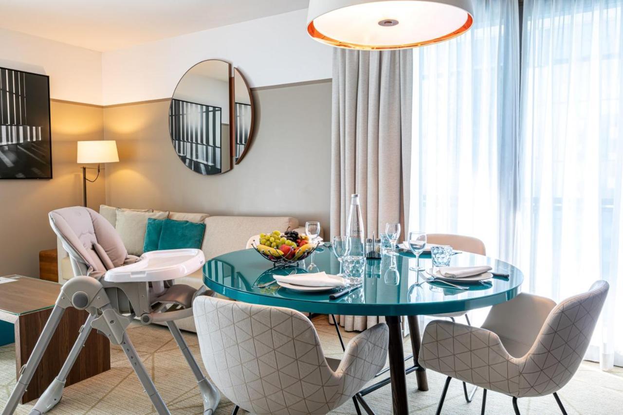 קורבוו Fraser Suites Paris La Defense מראה חיצוני תמונה A dining room