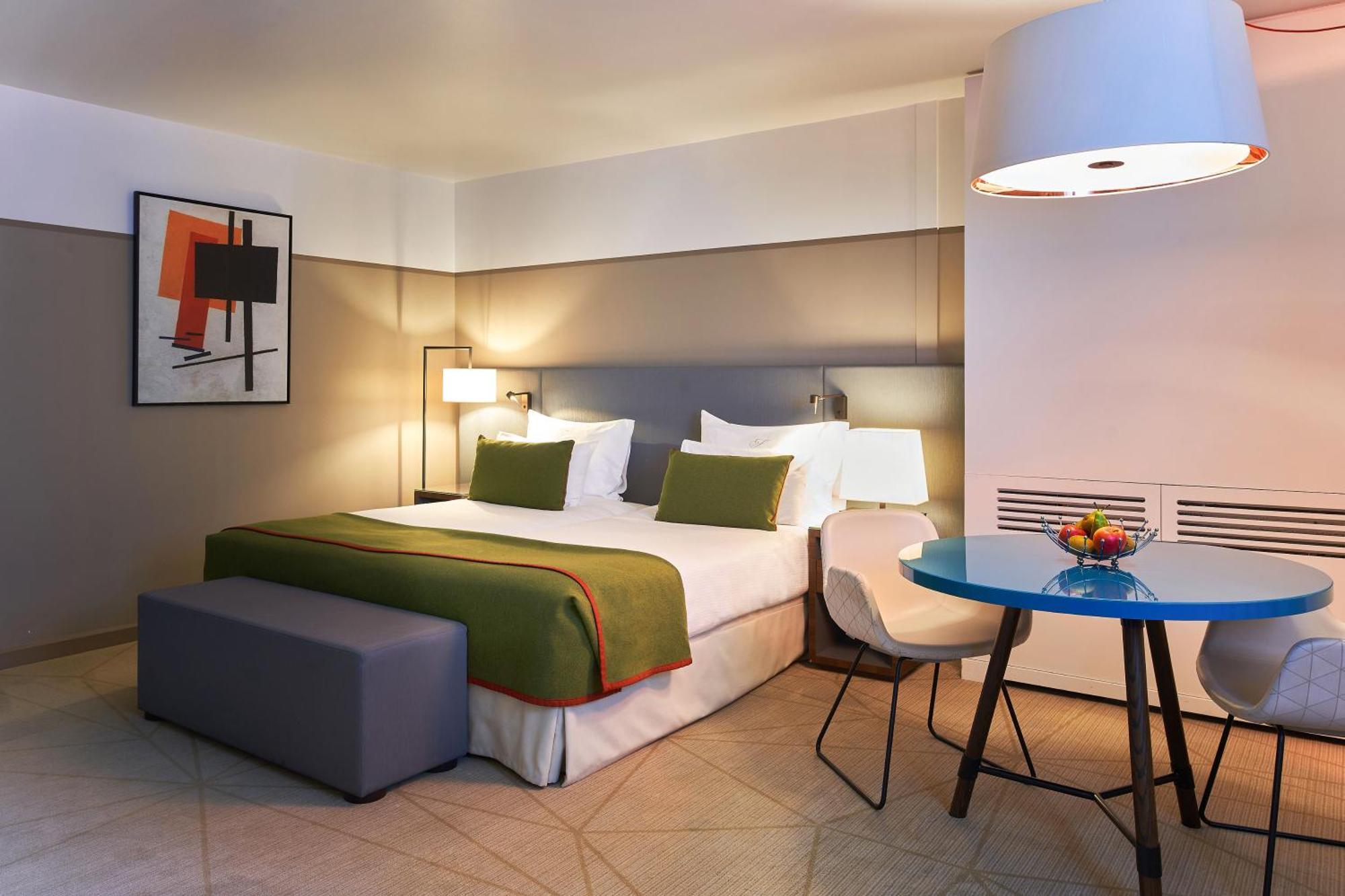 קורבוו Fraser Suites Paris La Defense מראה חיצוני תמונה A room at the hotel