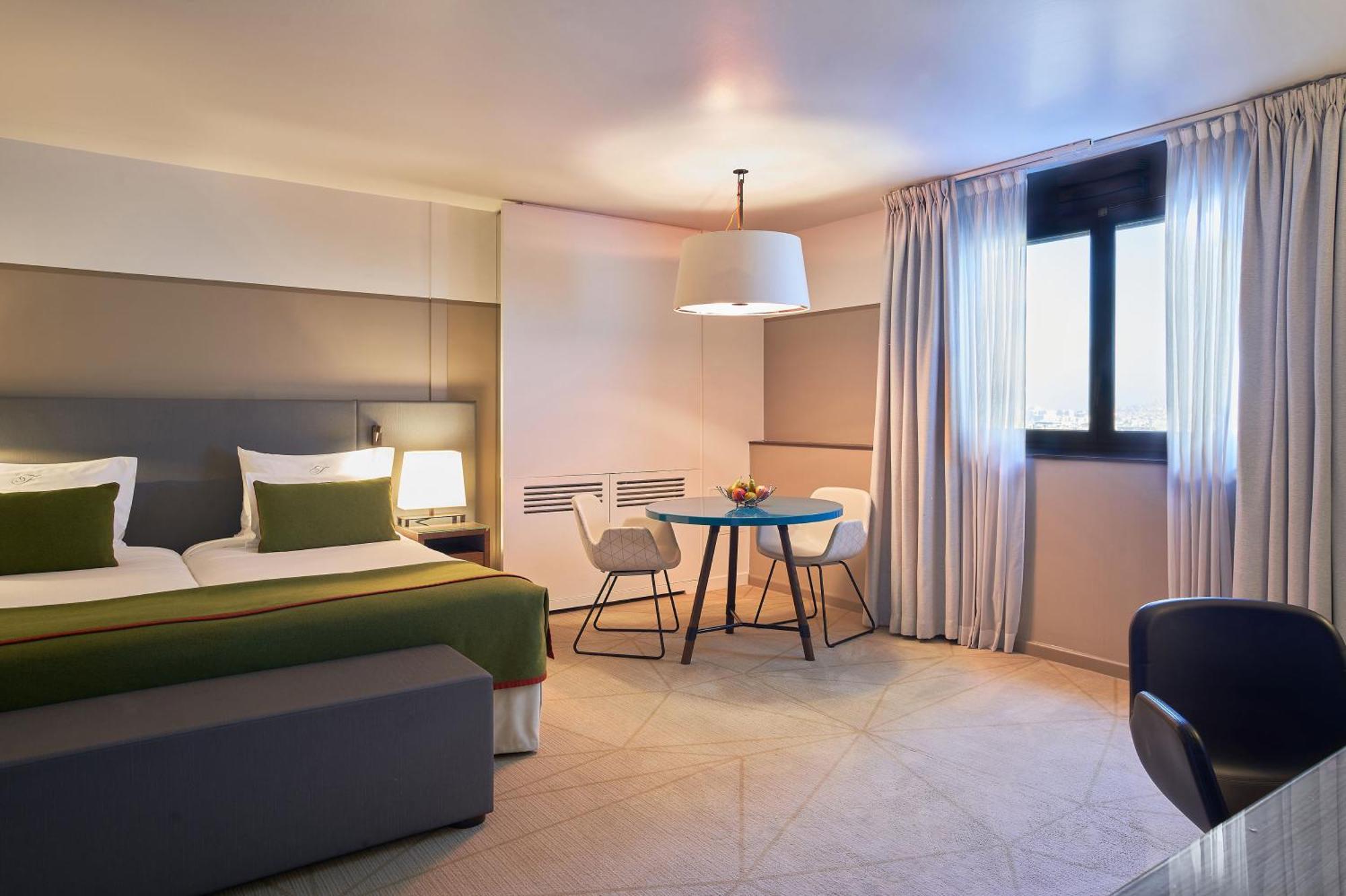 קורבוו Fraser Suites Paris La Defense מראה חיצוני תמונה A room at the hotel