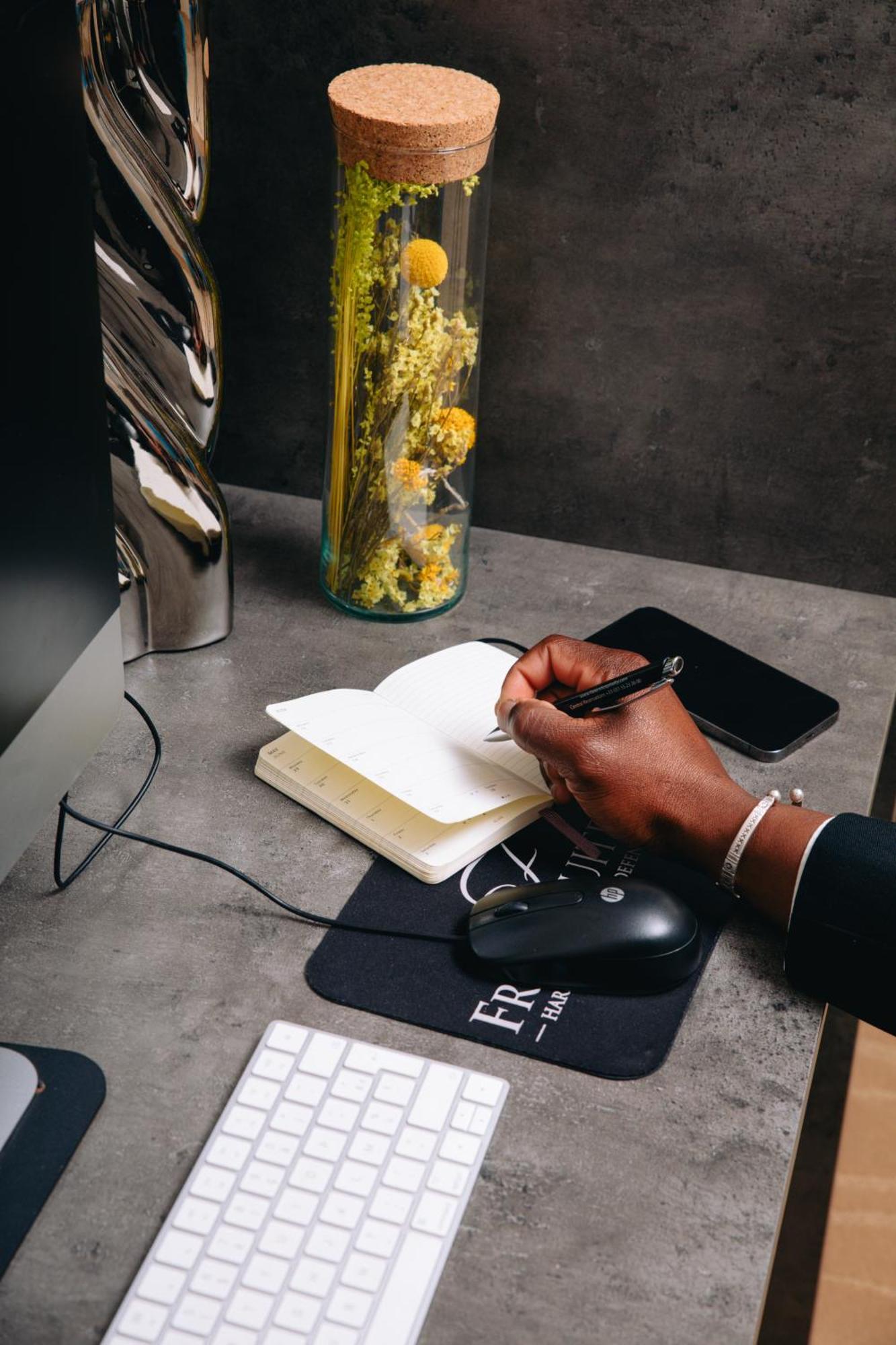 קורבוו Fraser Suites Paris La Defense מראה חיצוני תמונה A wireless mouse