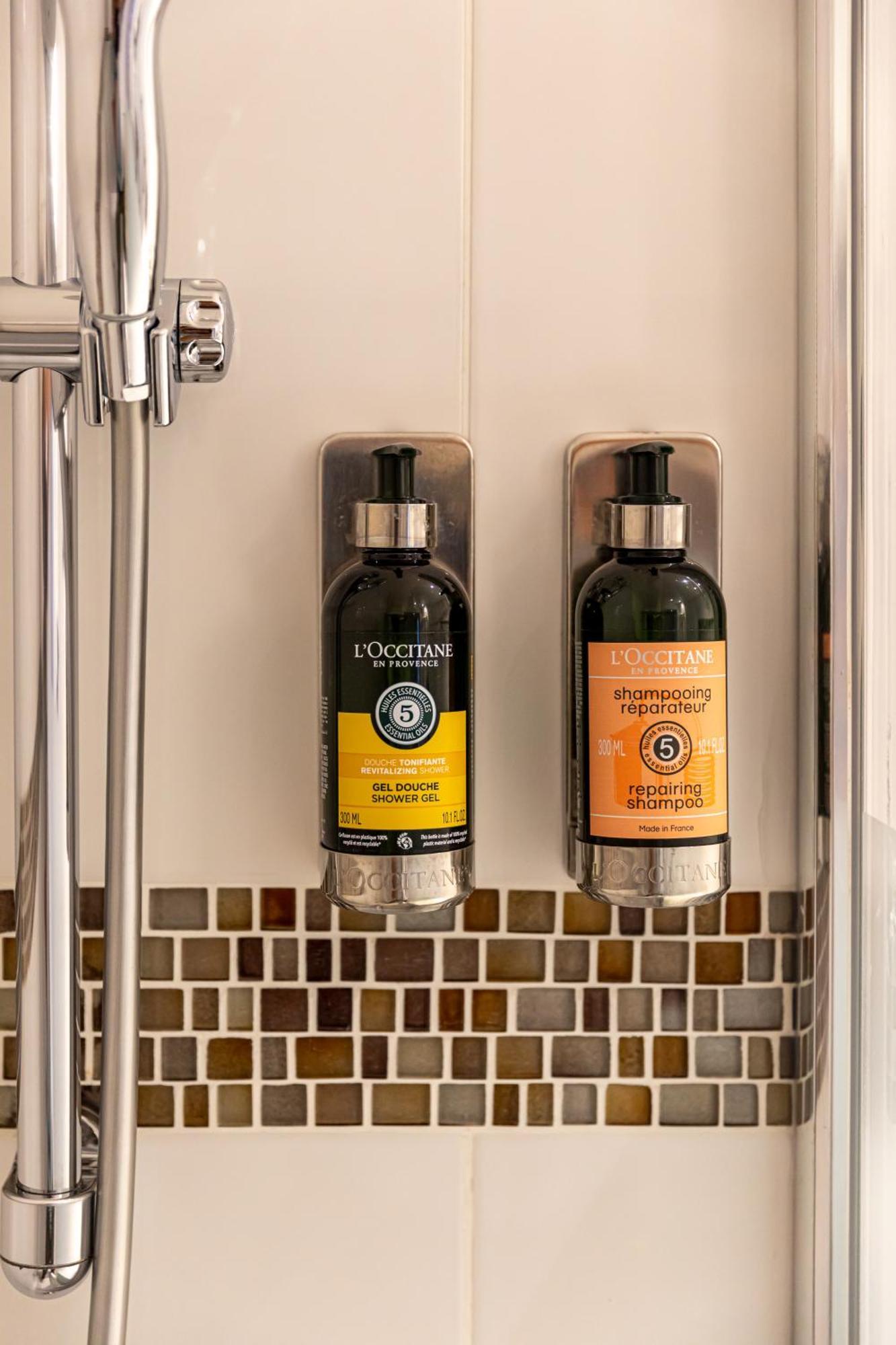 קורבוו Fraser Suites Paris La Defense מראה חיצוני תמונה Shower gel and shampoo